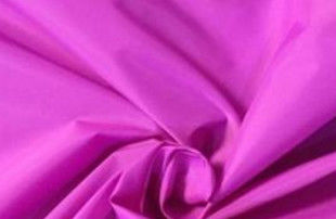 Chiny Nylonowa tkanina z tafty w kolorze czerwonego nylonu 65 Gsm 300T Ilość przędzy do odzieży sportowej dostawca