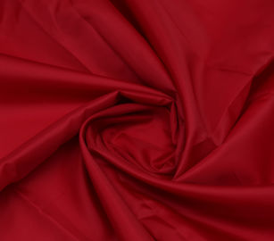 Chiny 100% tkanina nylonowa Taffeta Dostosowany kolor 88 Gsm Lekki Łatwy do umycia dostawca